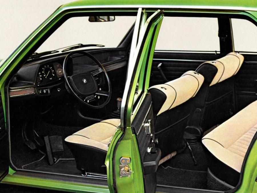 Интерьер BMW 520i Sedan (E12) 1972 года  (фото 4 из 5)